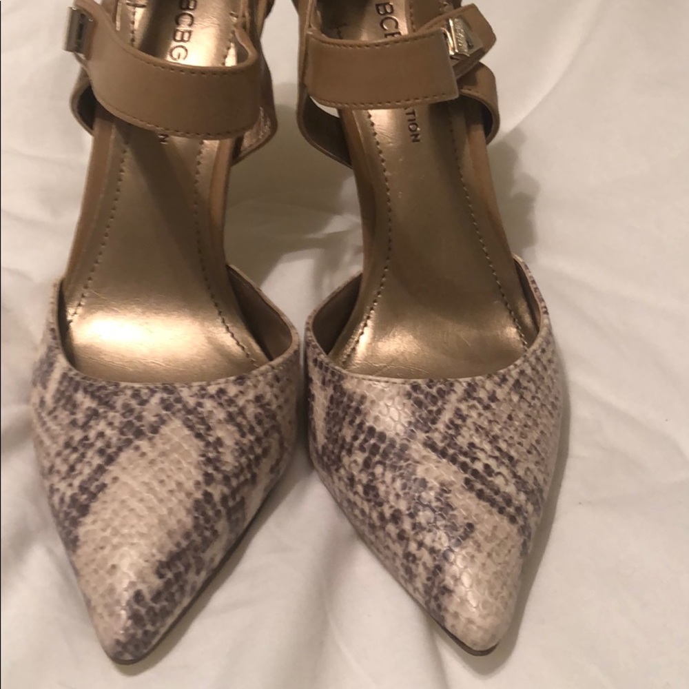 4” pumps snake skin and tan